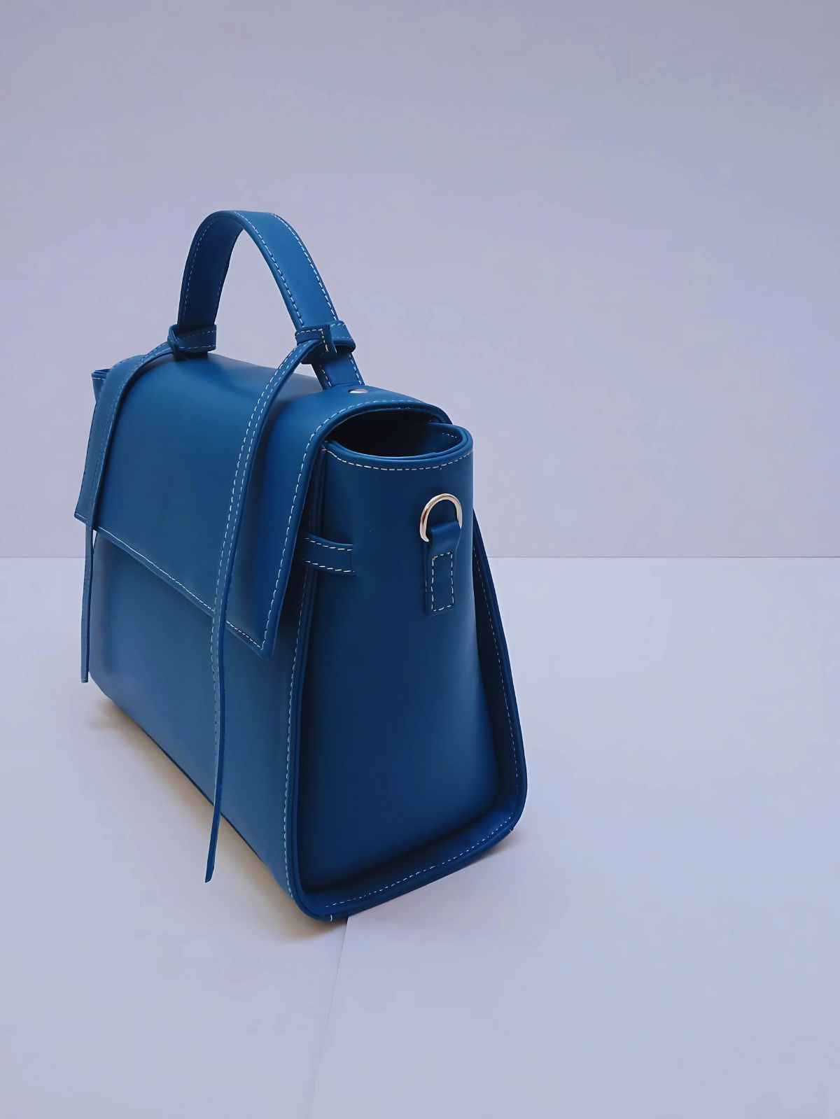 Timeless Elegance – Classic Cow Leather Handbag for Women