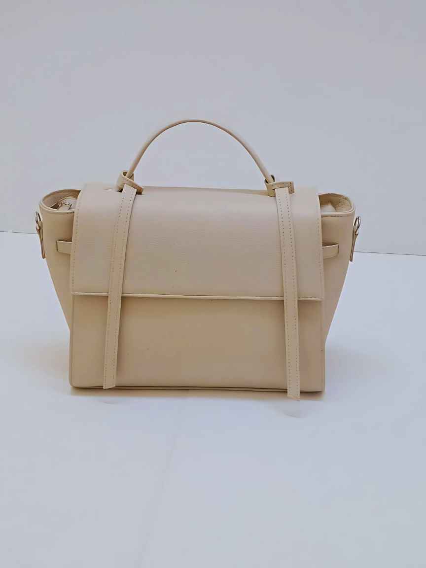 Timeless Elegance – Classic Cow Leather Handbag for Women