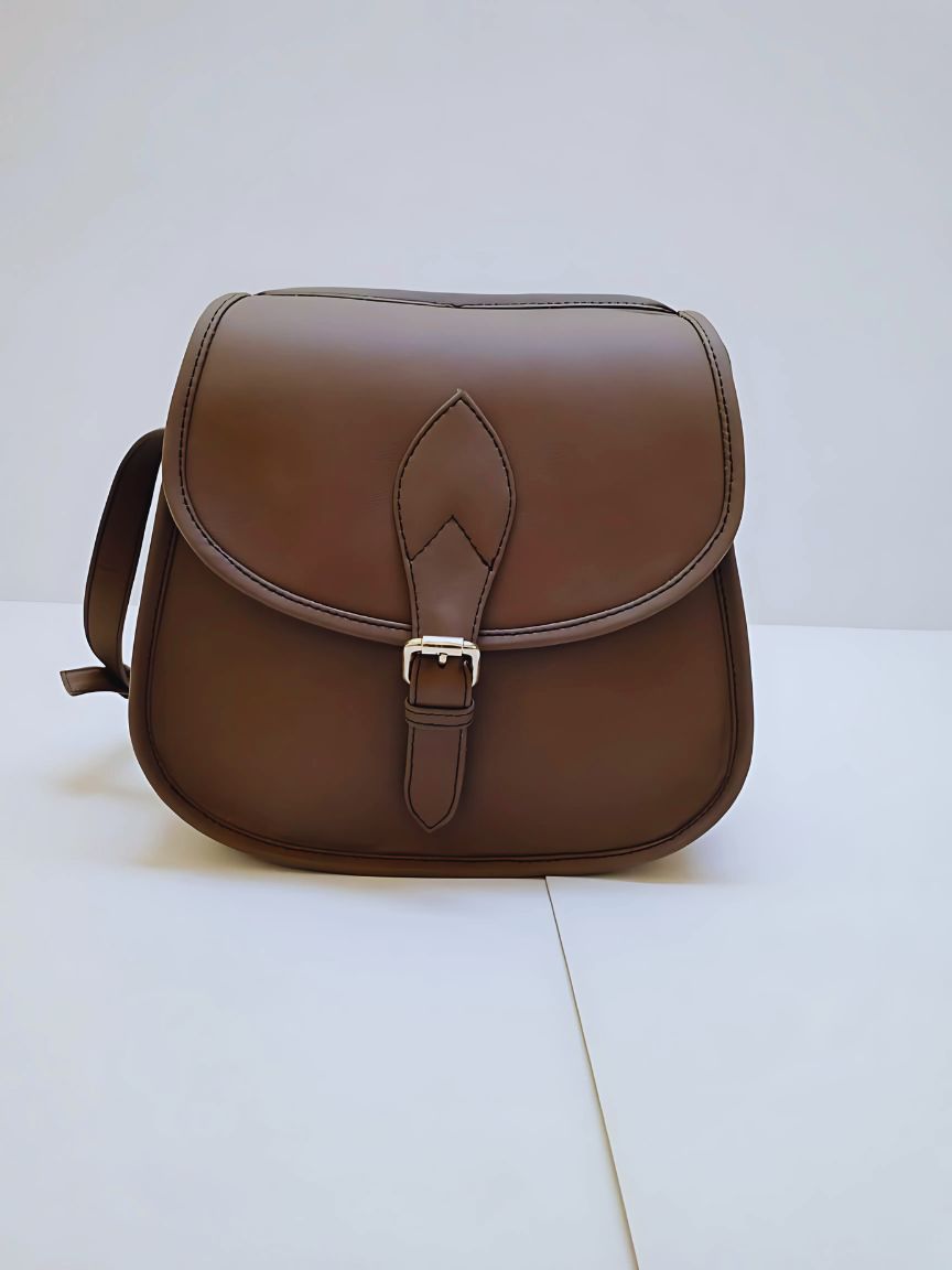 Trendy Leather Crossbody Bag for Women – Stylish Shoulder Handbag in Pakistan