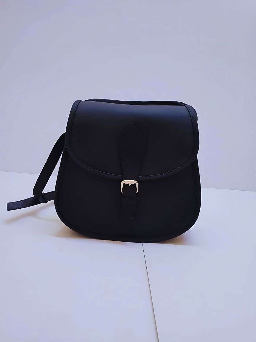 trendy-leather-crossbody-bag-for-women-stylish-shoulder-handbag-in-pakistan